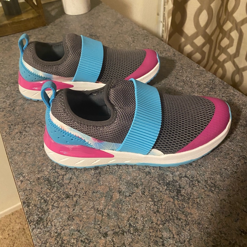 Girls shoes